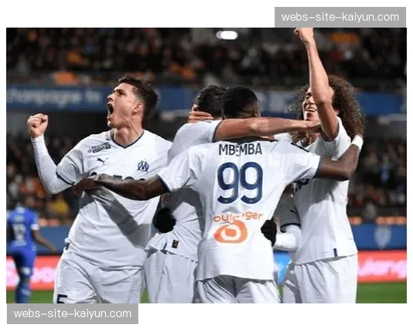 特鲁瓦1-1战平兰斯，主队凭借一次经典防守反击取得进球