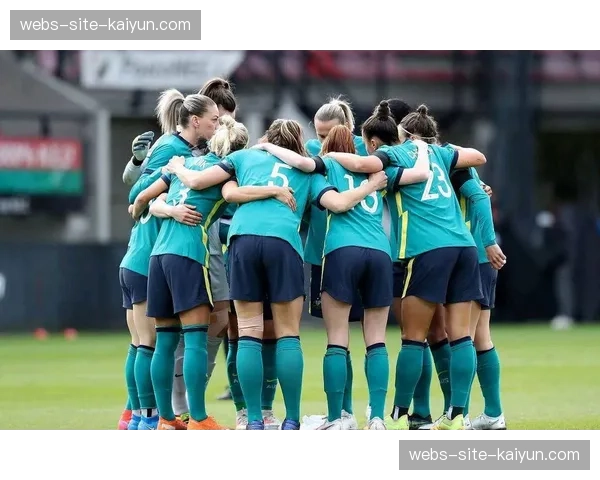 通讯：澳大利亚女足队长克尔伤愈复出，率队闯入女足亚洲杯决赛